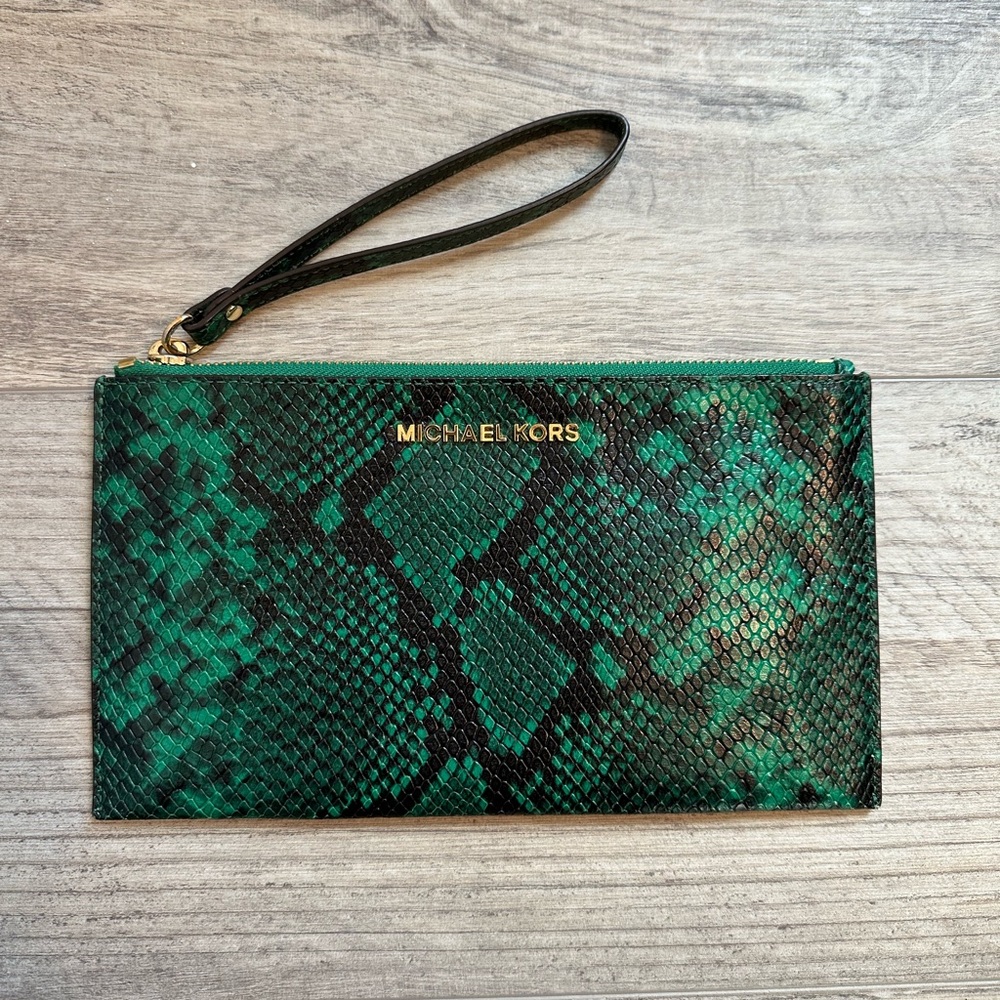 Michael Kors Green And Black Snakeskin Snake Animal Wristlet Clutch Wallet